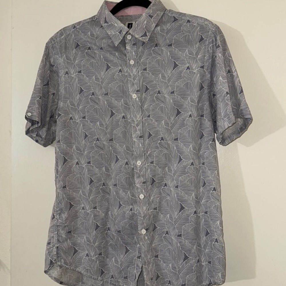 Howe button down casual dress shirt size Medium